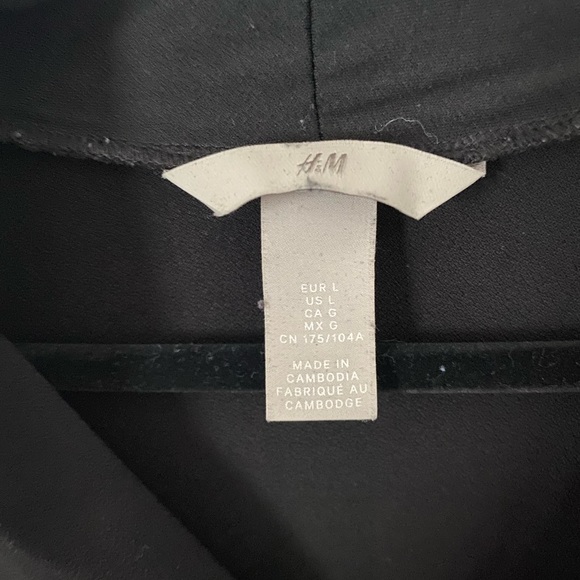 H&M Blouse - Picture 3 of 3